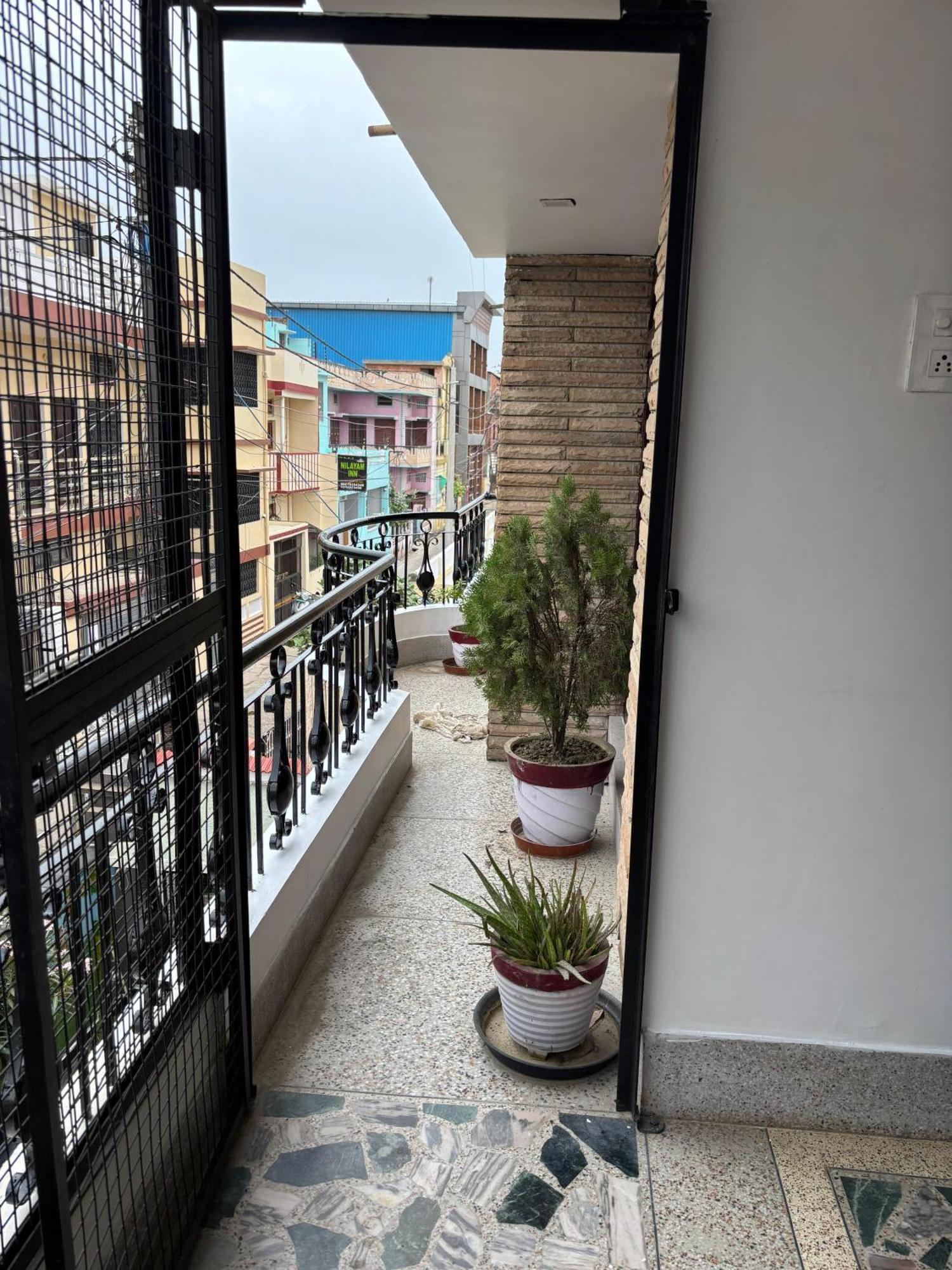 Kalash Guest House Ayodhya Exterior photo